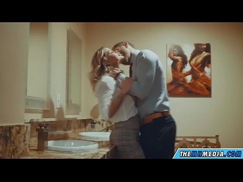 ❤️ ໃນເວລາທີ່ຜິວເນື້ອສີຂາວ busty seduces ທ່ານຢູ່ໃນຫ້ອງນ້ໍາສາທາລະນະ ❤️❌ ວິດີໂອຮ່ວມເພດ  ທີ່ lo.epicpornvideos-com.ru ❌️